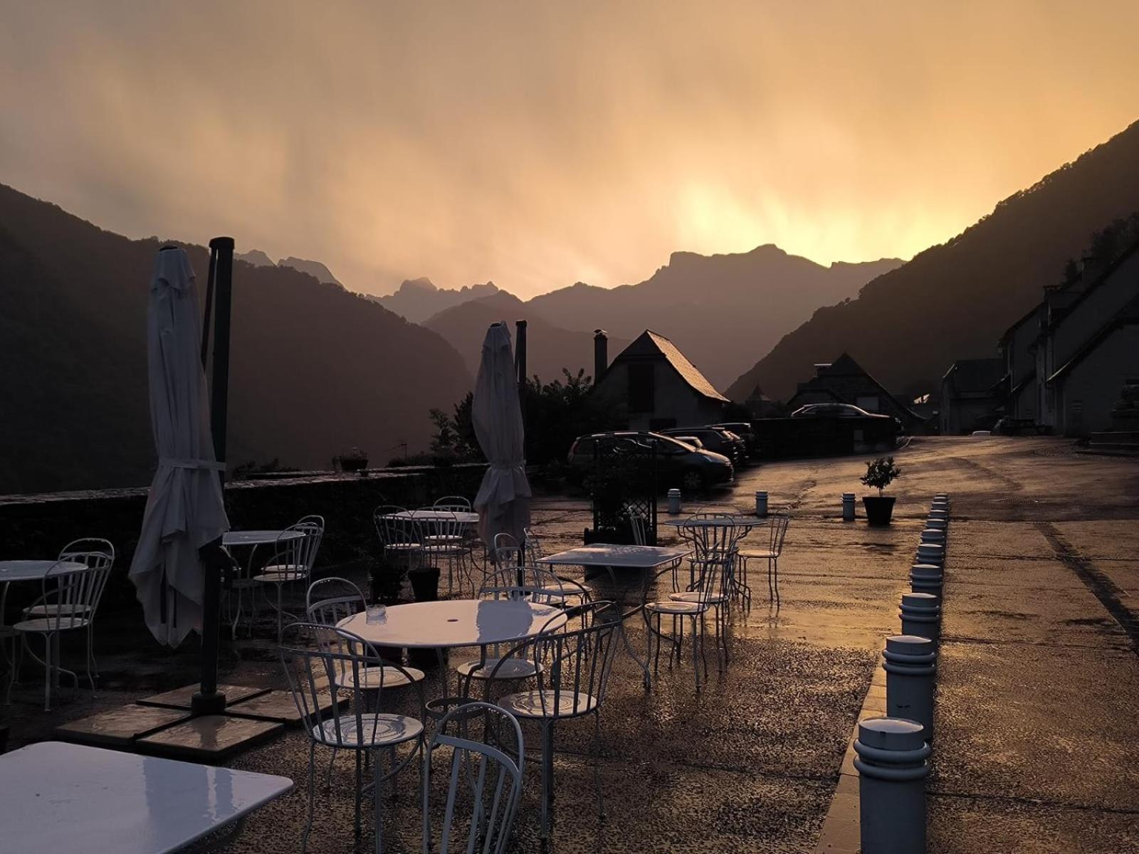 Chateau D'Arance Hotel Restaurant Espace Bien-Etre Cette-Eygun Екстериор снимка