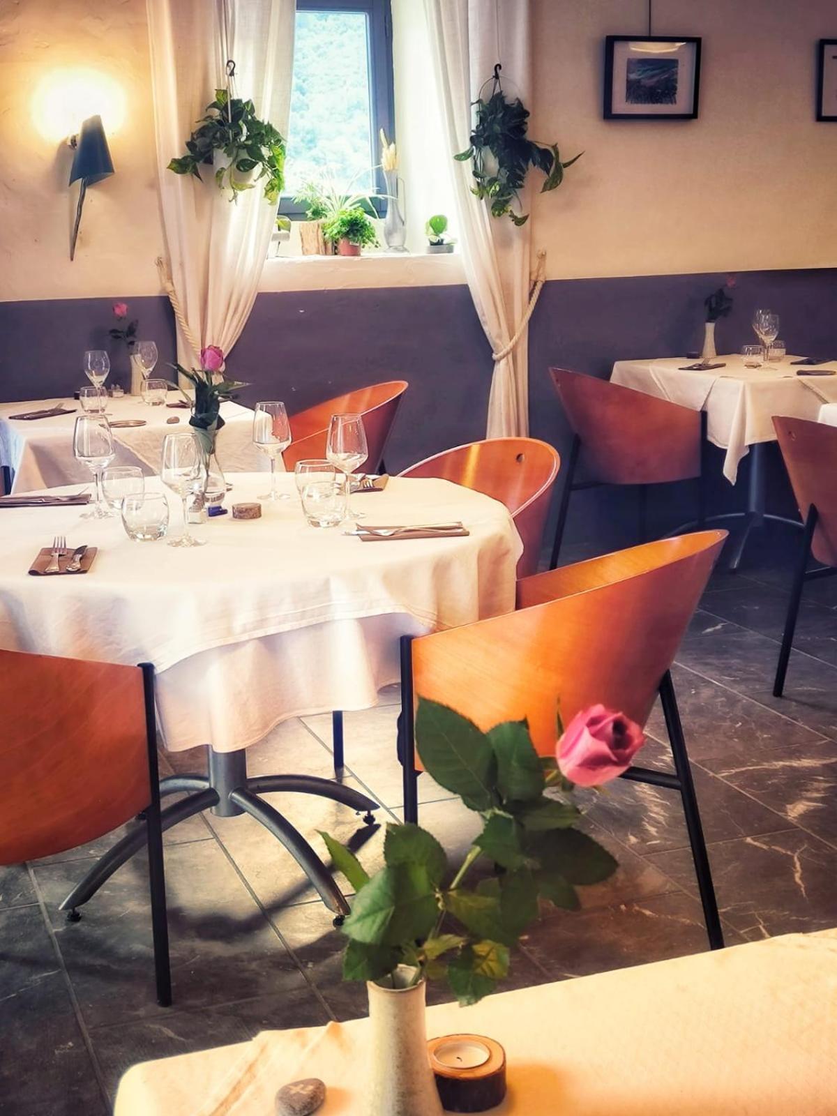 Chateau D'Arance Hotel Restaurant Espace Bien-Etre Cette-Eygun Екстериор снимка